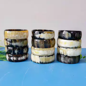Bracelet de luxe en corne de buffle Nouveau style Bijoux de mode faits à la main de grande taille par l'artisanat du croissant - Product Image 2
