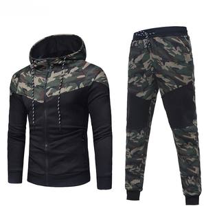 Ensemble de survêtement personnalisé 2 pièces en polyester/coton French Terry, décontracté, respirant, avec sweat à capuche court et pantalon de jogging pour homme - Product Image 1