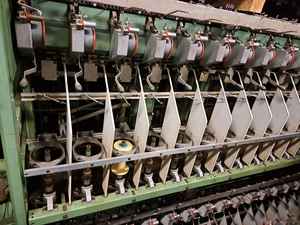 Lezzeni BR L Machine à filer à anneaux non automatique 120 fuseaux pour torsion en une seule étape Soie Viscose Nylon Polyester Coton - Product Image 4