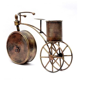 Grande sculpture en métal en aluminium faite à la main Couleurs personnalisées Fabricant de maison décorative de table d'Inde. - Product Image 3