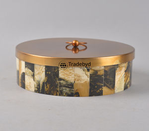 Boîte décorative incrustée de résine exclusive pour les cadeaux de bijoux et les intérieurs de maison modernes par Tradebyd - Product Image 2