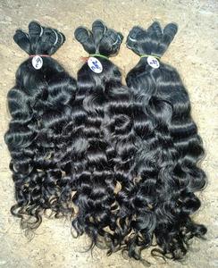 Extensions de cheveux humains vierges Remy bouclés naturels indiens, trame simple, trame double machine, résistantes à la chute, douces et brillantes - Product Image 1