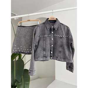 Traje de Mezclilla Vintage 9930 con Detalles de Piedras - Product Image 2