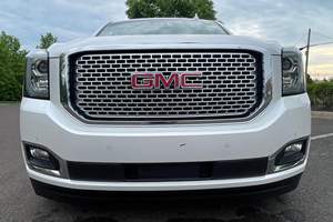 GMC Yukon Denali 4x4 Plus 2016 d'occasion en excellent état, sans accident, conduite à gauche/droite - Product Image 2