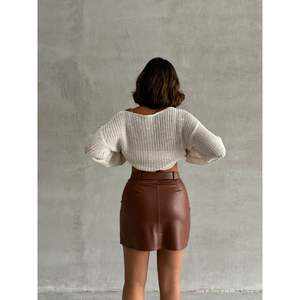 Faldas para Mujer con Cinturones de Cuero, Colección al por Mayor - Product Image 4