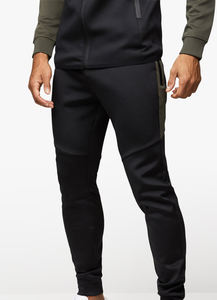 Conjunto Deportivo de Dos Piezas con Capucha y Estampado de Manga Larga para Hombre, Corte Regular, Estilo Cargo - Product Image 3