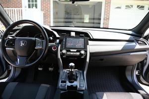 Honda Civic Si Coupé 2017 Usado en Buenas Condiciones, Transmisión Manual de 6 Velocidades, Motor Turbo de 4 Cilindros - Product Image 4