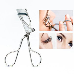 Recourbe-cils en acier inoxydable à prise confortable de haute qualité avec logo personnalisé outil de maquillage jetable paquet de conception classique personnalisé - Product Image 3