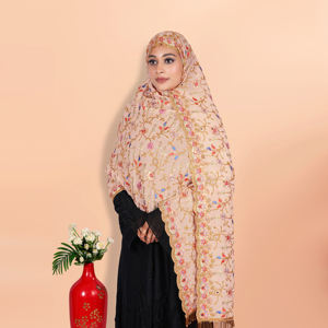 Hiyab de Georgette Bordado de Lujo con Detalles de Lentejuelas y Cuentas, Borde de Encaje Latkan para Fiestas y Eventos Festivos - Product Image 6