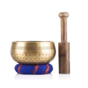 Mejor calidad superior NUEVA llegada Tazón de sonido de canto dorado Diseño martillado para Yoga Terapia Meditación Relajación Oración - Product Image 3