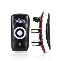 Coussinets de frappe Fairtex personnalisés de haute qualité avec logo personnalisé, bouclier de frappe de boxe personnalisé et bouclier de bras d'entraînement de Muay Thai pour l'utilisation en MMA