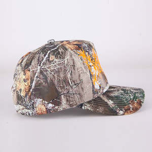 Casquette de camionneur unisexe personnalisée OEM à 5 panneaux, visière incurvée, imprimé camouflage Real Tree, logo brodé 3D, maille bicolore, décontractée, quatre saisons - Product Image 1