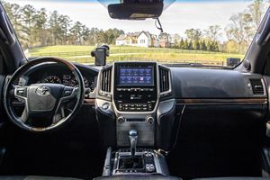 Toyota Land Cruiser Heritage Edition 2020 d'occasion en excellent état, moteur V8 5,7 litres, 4x4, série 200 de fin de série, tente de toit San Hima - Product Image 4