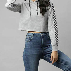 Sudadera con Capucha Corta de Manga Larga de Forro Polar con Logotipo Personalizado al por Mayor, Estilo Urbano, Sudadera Corta para Mujer - Product Image 4