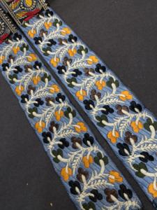 Bordure en dentelle élégante brodée florale Zari Jacquard bordure décorative pour artisanat Saree Lehenga vêtements couture fournisseur en gros en vrac - Product Image 5