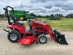รถแทรกเตอร์ขนาดเล็ก Massey Ferguson GC1705 พร้อมชุดตักดินหน้า DL100 และชุดตัดหญ้า, รถแทรกเตอร์การเกษตรสีแดงขับเคลื่อน 4 ล้อ สำหรับฟาร์มและสวน - Product Image 4