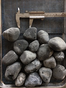 ภูมิทัศน์ธรรมชาติก้อนกรวดเวียดนามหินกรวดหินสำหรับตกแต่งสวนกลางแจ้งหินกรวดสีดำร่วงลง - Product Image 2