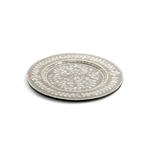 จานรองแก้วมุกสีเทาธรรมชาติสำหรับการจัดโต๊ะงานแต่งงานอย่างหรูหราจากเวียดนาม - Product Image 2