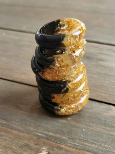 Anneaux en résine acrylique de forme ronde, fabriqués à la main, anneaux d'amour pour femmes, bijoux de fête, vente en gros au meilleur prix - Product Image 5