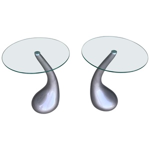 Mesa auxiliar de metal de diseño atractivo de latón AK, Juego de 2 con acabado plateado con mesa artesanal de vidrio superior para muebles de decoración de Hotel - Product Image 1