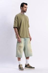 Camisetas de hombre personalizadas de manga corta, estilo oversize y corte cuadrado, con estampado DTG, pedrería y efecto lavado sucio - Product Image 4