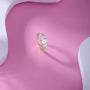 Bague en or massif 14 carats avec émeraude et diamants pour femmes, bijoux fins élégants, fournisseur en gros en ligne, exportateur - Product Image 1