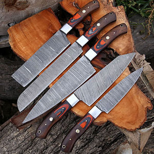 Ensemble de couteaux de chef en acier Damas fait main à bord net avec manche en bois ambidextre Haute durabilité pour un usage domestique et en restaurant - Product Image 5