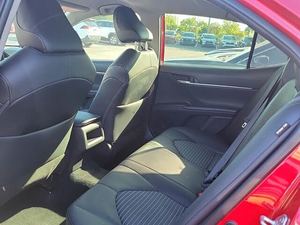 2022 pour Toyota Camry SE FWD entièrement optionné utilisé Turbo moteur R18 pneus sièges en cuir intérieur sombre prêt à l'emploi direction gauche rencontré - Product Image 3