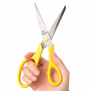 Tijeras Quirúrgicas de Acero Inoxidable de Alta Calidad con Mango Ergonómico Amarillo para Uso Médico y de Laboratorio - Product Image 4