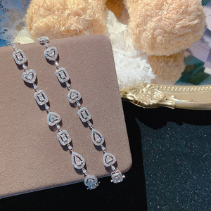 Pulsera cubana en forma de corazón de Hip Hop Premium para hombres Pulsera personalizada VVS Moissanite Diamond Iced para regalos y fiestas - Product Image 4