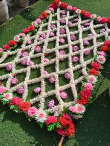 Chadar de Phoolon Ki de Doble Cara Hecho a Mano para Entrada de Novios en Bodas Indias, Haldi, Mehndi, Nikah, Walima y Decoración de Bodas - Product Image 3