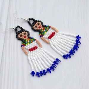 Boucles d'oreilles créoles bohèmes ethniques colorées faites à la main perlées longues avec frange gland goutte pour les anniversaires des femmes - Product Image 4