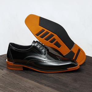 Nuevos zapatos formales de cuero para hombre, de gran tamaño, con diseño de brocado naranja y suela en contraste. - Product Image 3