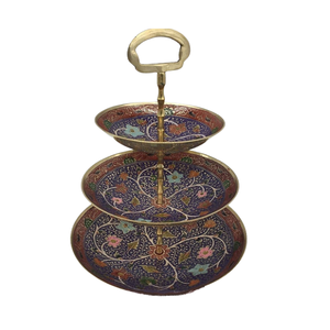 Soporte de postre de pastel de latón de tres niveles Diseño de tendencia Soporte de servicio de frutas de pastel de forma redonda al precio más barato - Product Image 1