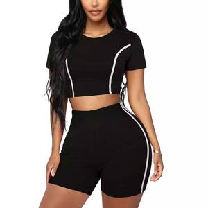 Ensembles courts pour femmes de marque privée nouvelle arrivée à la mode, haut court personnalisé de qualité supérieure pour femme, nouveau design, ensemble jumeau 2025 - Product Image 1