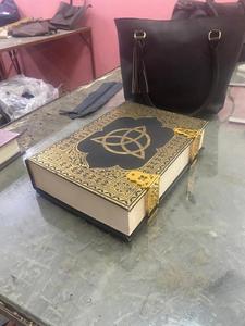 Fabriqué sur mesure dans une bordure attrayante conçue de grands journaux en cuir celtique de taille jumbo avec des ornements en laiton idéal pour la revente - Product Image 6