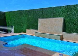 แผ่นผนังแนวตั้งสีเขียวหญ้าเทียมยุโรป250ซม. สำหรับผนังกลางแจ้งและความเป็นส่วนตัวส่งตรงจากโรงงาน - Product Image 5