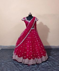 โดดเด่นในทุกโอกาสด้วยชุดปาร์ตี้ lehenga choli ที่ทันสมัยของเราออกแบบมาเพื่อให้คุณโดดเด่นจากชุด Kurta ฝูงชน - Product Image 1