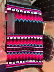 Almohadilla de exhibición occidental de alta demanda con un rendimiento audaz Estilo de arena llamativo de proveedor indio Características Fleec - Product Image 2