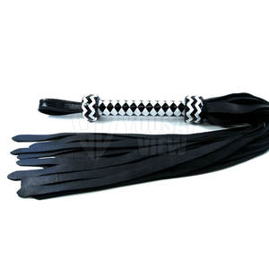 Fouets en cuir de haute qualité les plus vendus avec manche en bois - Couleurs et tailles personnalisables - Product Image 1