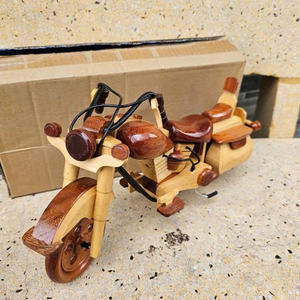 Modelo de Vehículo de Madera a Escala Completa de Fábrica en Vietnam/Modelos de Autos de Escritorio de Madera de Caoba, Modelo de Motor de Madera a Escala en Vietnam - Product Image 5