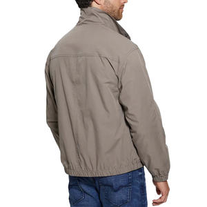 Chaqueta de invierno para hombre Premium con capucha a prueba de viento que combina funcionalidad de moda colores resistentes a la decoloración apariencia profesional - Product Image 4
