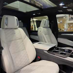 2025 Cadillac Escalade V-Series SUV de luxe - Product Image 4