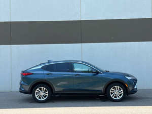 Construido ligeramente usado 2024 Bu-ick Env-ista Preferred - Product Image 3