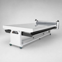 Laminateur à plat sans bulles 1300 mm * 2500 mm / Applicateur à froid intelligent Mefu LF1325-B4 pour la fabrication d'enseignes