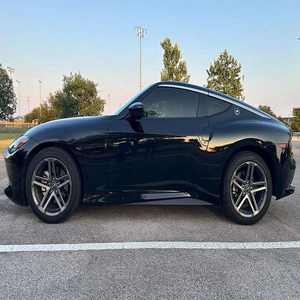 2025 Z Sport, Transmisión Manual de 8 Velocidades, 6600 Millas, Motor de 10 Cilindros Twin-Turbo, Coupé con Volante a la Izquierda, Bajo Kilometraje, Precio Accesible, Disponible en Stock - Product Image 2