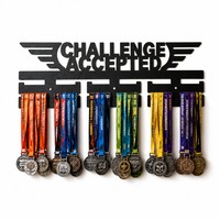 Support mural pour médailles Challenge Accepted, présentoir de médailles en métal découpé au laser avec design ailes, cadeau motivant pour les athlètes