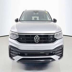 Volkswagen Tiguan SE R-Line Black 4Motion 2024 ECONÓMICO Y ELEGANTE - Product Image 1