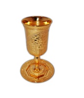 Coupe Kiddush Moderne en Laiton Faite à la Main, Soufflée à la Bouche, Gravée et Polie, Gobelet à Vin Couleur Personnalisée, Capacité 51-100 ml, OEM - Vente Chaude