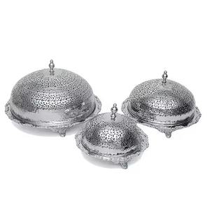 Juego de Tres Cuencos Decorativos de Diseño Clásico en Color Plateado para Ramadán, Cuencos de Lujo para Almacenar Dátiles Árabes (Khajoor) - Product Image 1